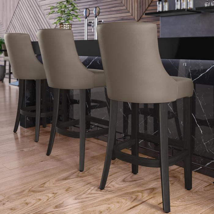 AMY | Barstol för restaurang | Läder | Trä | Taupe/Grå/Brun | Med ryggstöd AMY | Barstol för restaurang | Läder | Trä | Taupe/Grå/Brun | Med ryggstöd