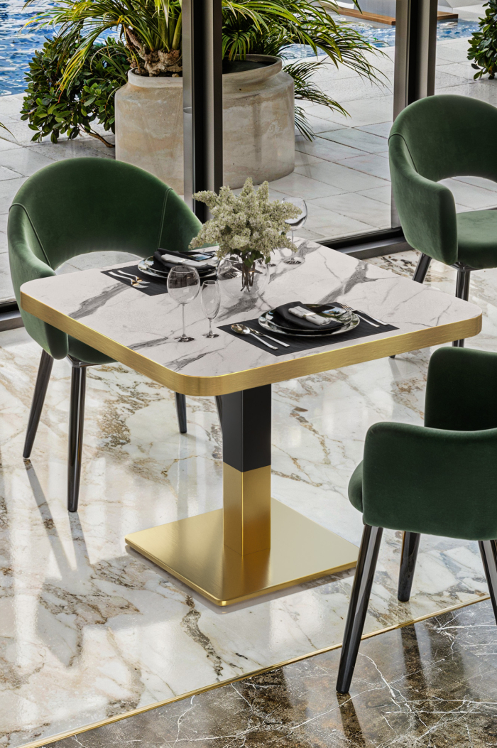 DM | Bistrobord | 80 x 80 cm | H 74 cm | Hvit marmor | Stativ: Svart / Gull DM | Bistrobord | 80 x 80 cm | H 74 cm | Hvit marmor | Stativ: Svart / Gull