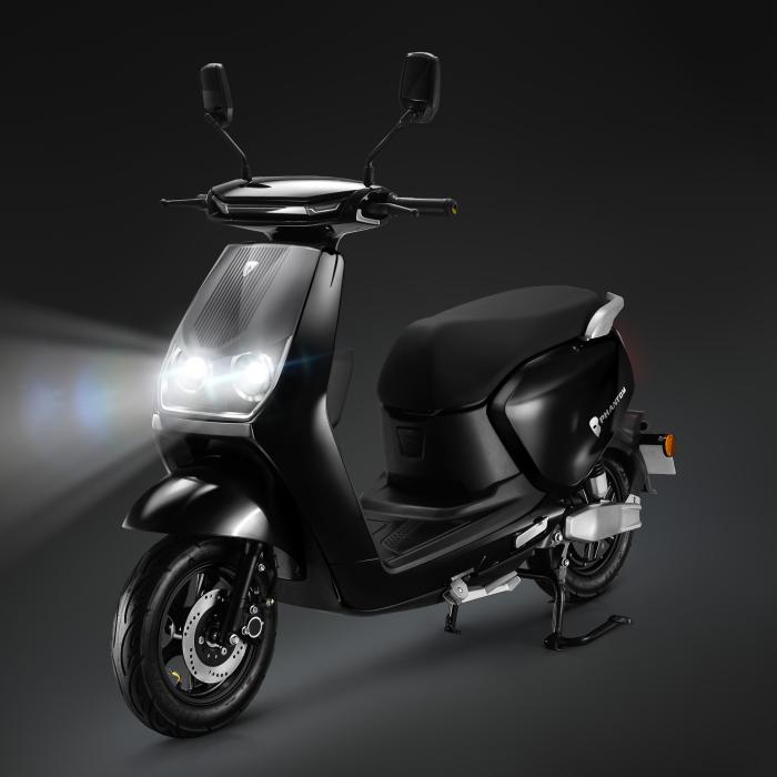 PHANTOM | E-Scooter | Blybatteri | 1200 Watt | 42km/h | Sort | + bagagebærer PHANTOM | E-Scooter | Blybatteri | 1200 Watt | 42km/h | Sort | + bagagebærer