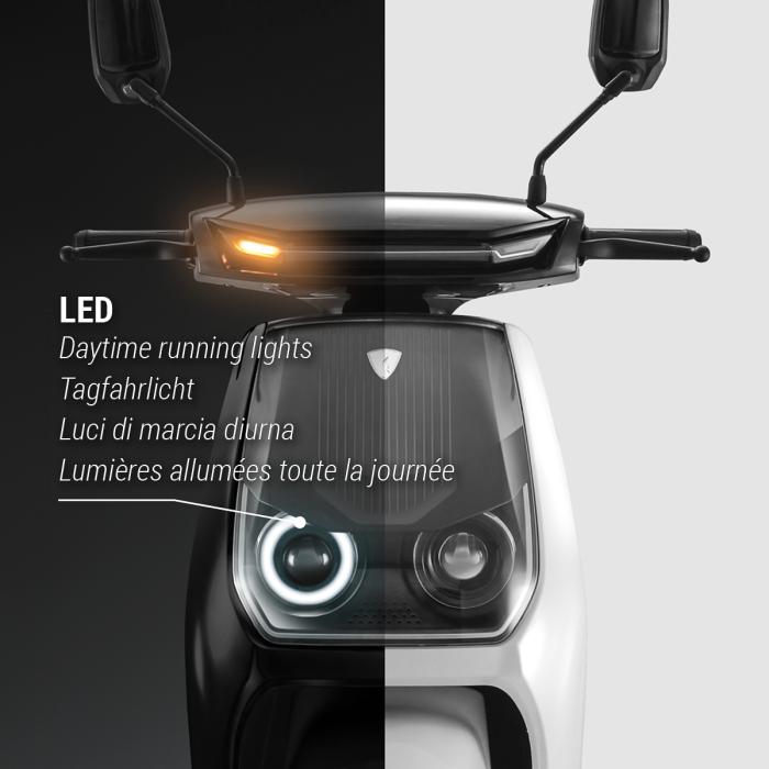 PHANTOM | E-Scooter | Blybatteri | 1200 Watt | 42km/h | Sort | + bagagebærer PHANTOM | E-Scooter | Blybatteri | 1200 Watt | 42km/h | Sort | + bagagebærer