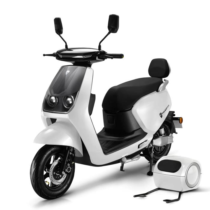 PHANTOM | El-scooter | litiumbatteri | 1500 watt | 45 km/t | Hvit | +Porter PHANTOM | El-scooter | litiumbatteri | 1500 watt | 45 km/t | Hvit | +Porter