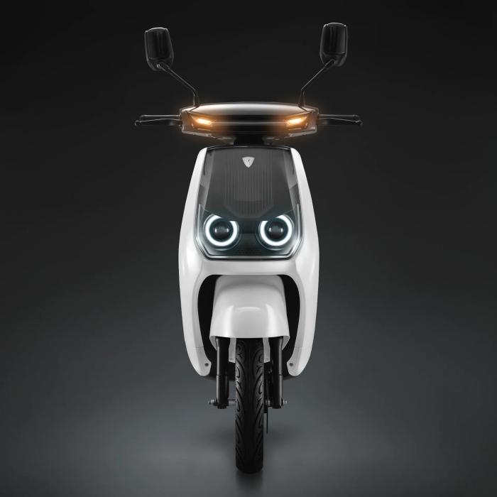 PHANTOM | El-scooter | litiumbatteri | 1500 watt | 45 km/t | Hvit | +Porter PHANTOM | El-scooter | litiumbatteri | 1500 watt | 45 km/t | Hvit | +Porter