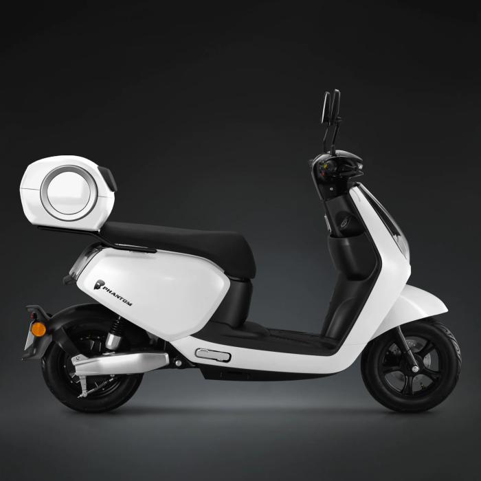PHANTOM | El-scooter | litiumbatteri | 1500 watt | 45 km/t | Hvit | +Porter PHANTOM | El-scooter | litiumbatteri | 1500 watt | 45 km/t | Hvit | +Porter