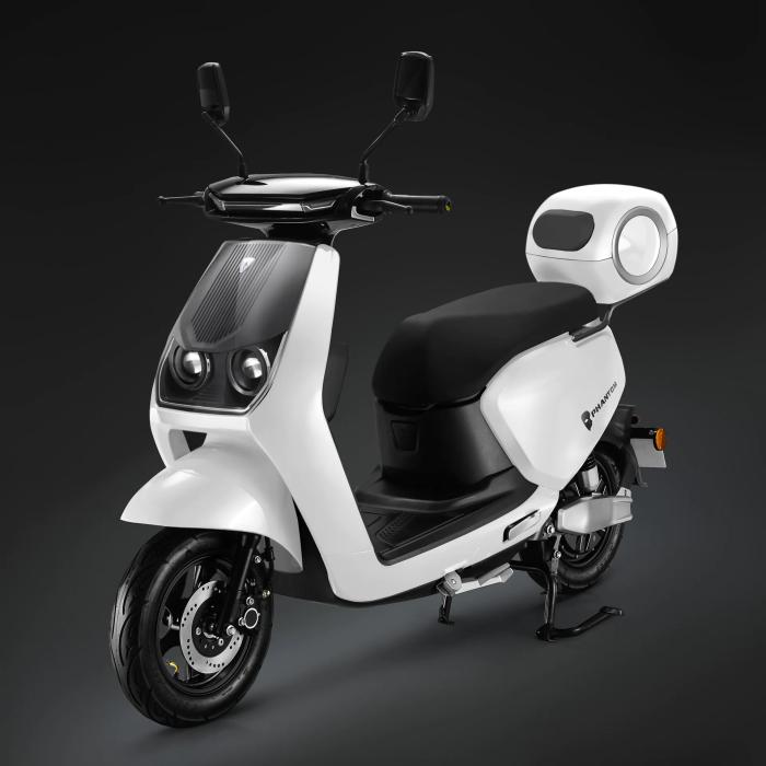 PHANTOM | El-scooter | litiumbatteri | 1500 watt | 45 km/t | Hvit | +Porter PHANTOM | El-scooter | litiumbatteri | 1500 watt | 45 km/t | Hvit | +Porter