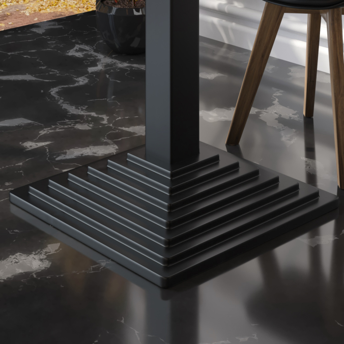 PPY | Bistro Tree Edge Table | Firkantet | 70 x 70 x 81 cm | Eg / Sort PPY | Bistro Tree Edge Table | Firkantet | 70 x 70 x 81 cm | Eg / Sort